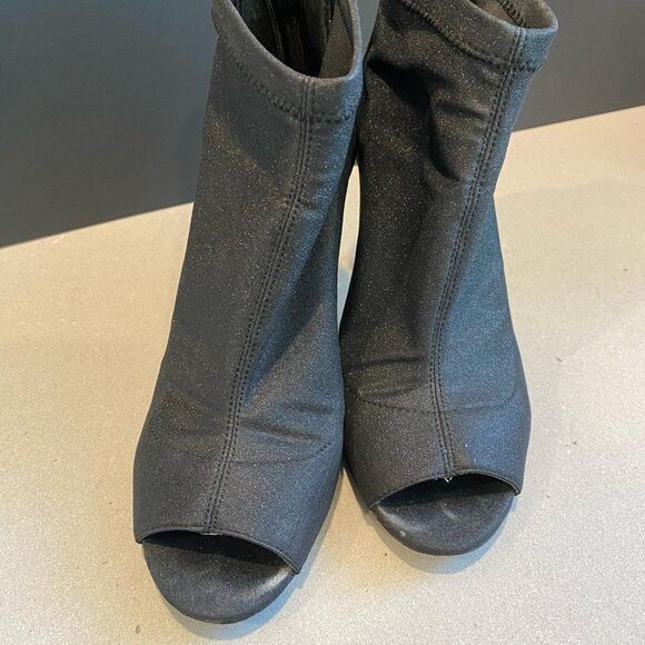 Jewel Badgley Mischka Margarita Peep Toe Heel Booties Glittery Black Size 5.5 - Picture 2 of 6